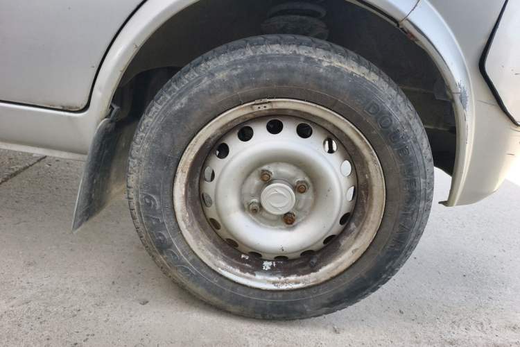 Used Dongfeng Xiaokang K07S 2019 1.2L Practical Version China VI Standard DK12 Right Front Wheel Hub