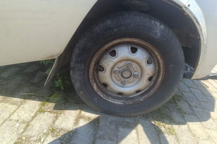 Used Dongfeng Xiaokang K07S 2019 1.2L Practical Version China VI Standard DK12 Right Front Wheel Hub