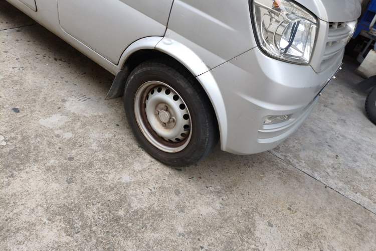Used Dongfeng Xiaokang K07S 2019 1.2L Practical Version China VI Standard DK12 Right Front Wheel Hub