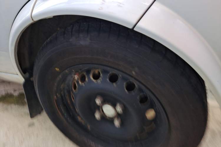 Used Dongfeng Xiaokang K07S 2019 1.2L Practical Version China VI Standard DK12 Right Front Wheel Hub