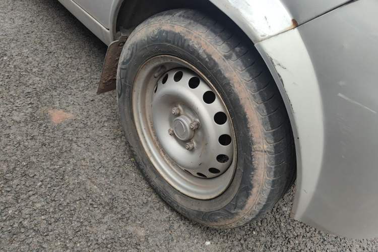 Used Dongfeng Xiaokang K07S 2019 1.2L Practical Version China VI Standard DK12 Right Front Wheel Hub