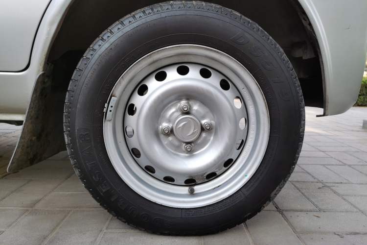 Used Dongfeng Xiaokang K07S 2019 1.2L Practical Version China VI Standard DK12 Right Front Wheel Hub