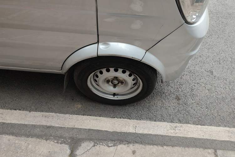 Used Dongfeng Xiaokang K07S 2019 1.2L Practical Version China VI Standard DK12 Right Front Wheel Hub