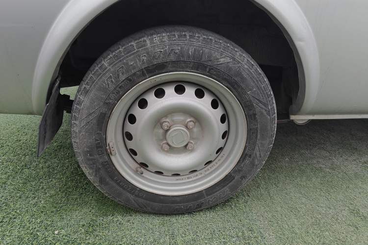 Used Dongfeng Xiaokang K07S 2019 1.2L Practical Version China VI Standard DK12 Right Rear Wheel Hub