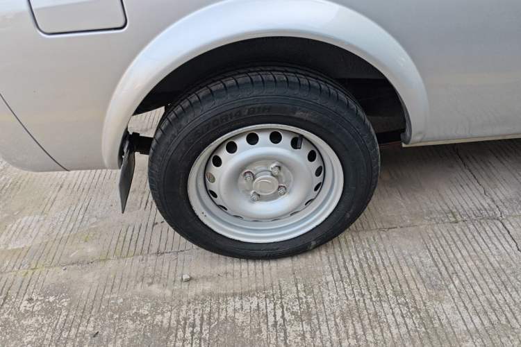 Used Dongfeng Xiaokang K07S 2019 1.2L Practical Version China VI Standard DK12 Right Rear Wheel Hub