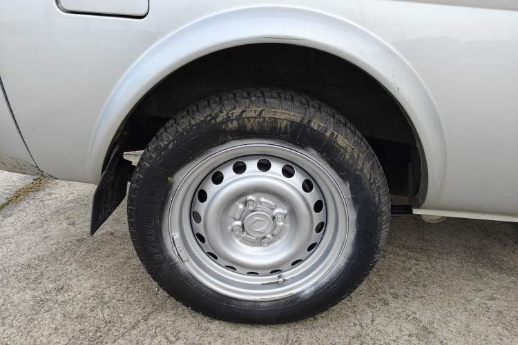 Used Dongfeng Xiaokang K07S 2019 1.2L Practical Version China VI Standard DK12 Right Rear Wheel Hub