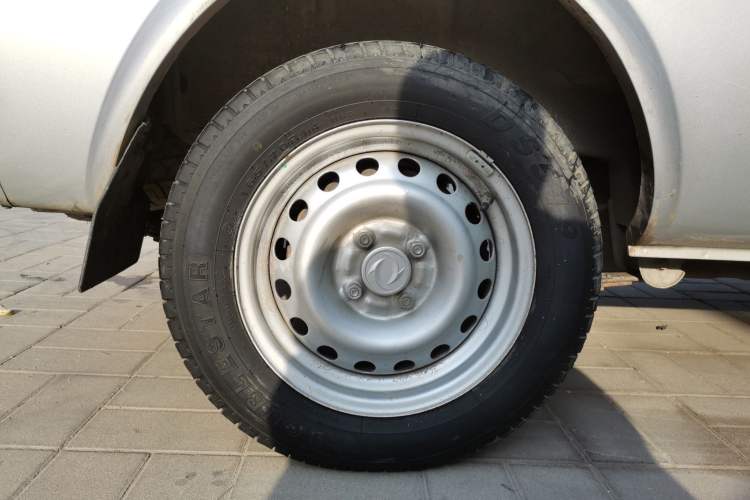 Used Dongfeng Xiaokang K07S 2019 1.2L Practical Version China VI Standard DK12 Right Rear Wheel Hub