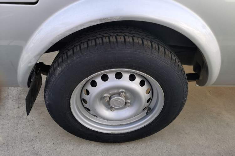Used Dongfeng Xiaokang K07S 2019 1.2L Practical Version China VI Standard DK12 Right Rear Wheel Hub
