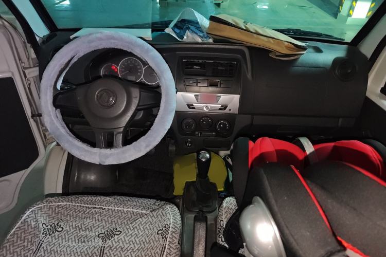 Used Dongfeng Xiaokang K07S 2019 1.2L Practical Version China VI Standard DK12 Center Console