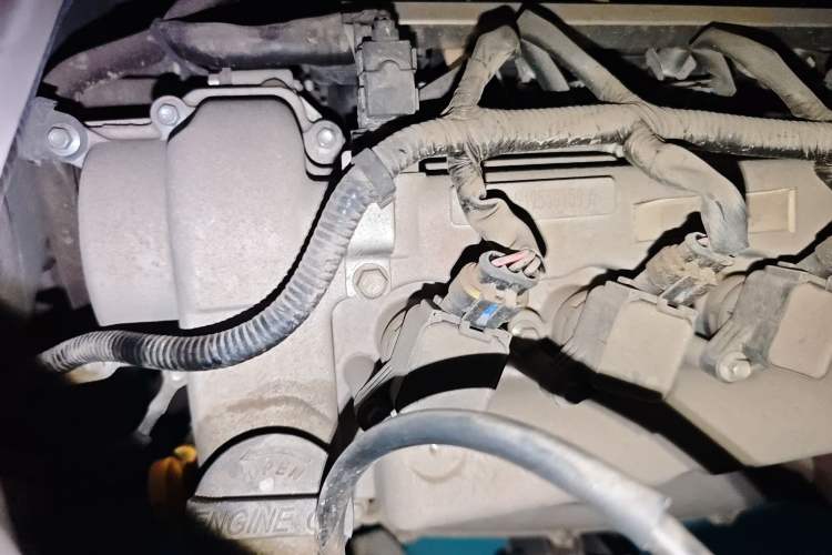 Used Dongfeng Xiaokang K07S 2019 1.2L Practical Version China VI Standard DK12 Engine Bay Right