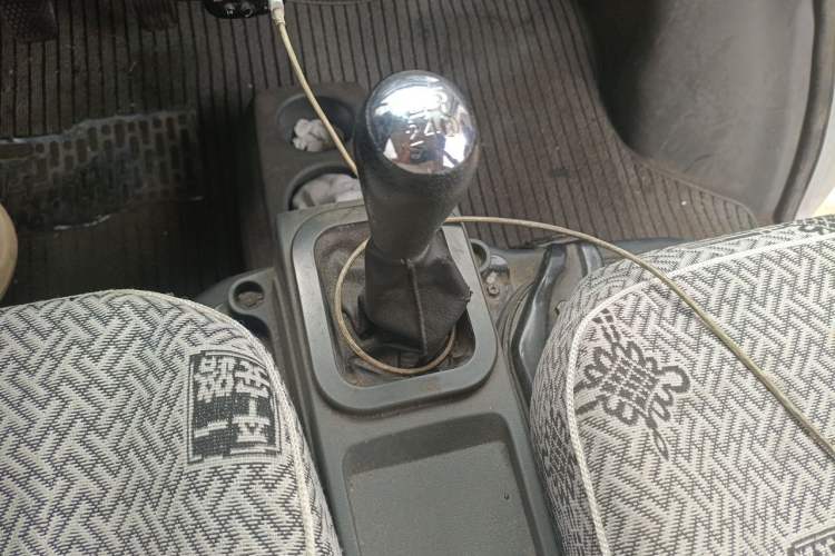 Used Dongfeng Xiaokang K07S 2019 1.2L Practical Version China VI Standard DK12 Gear Lever