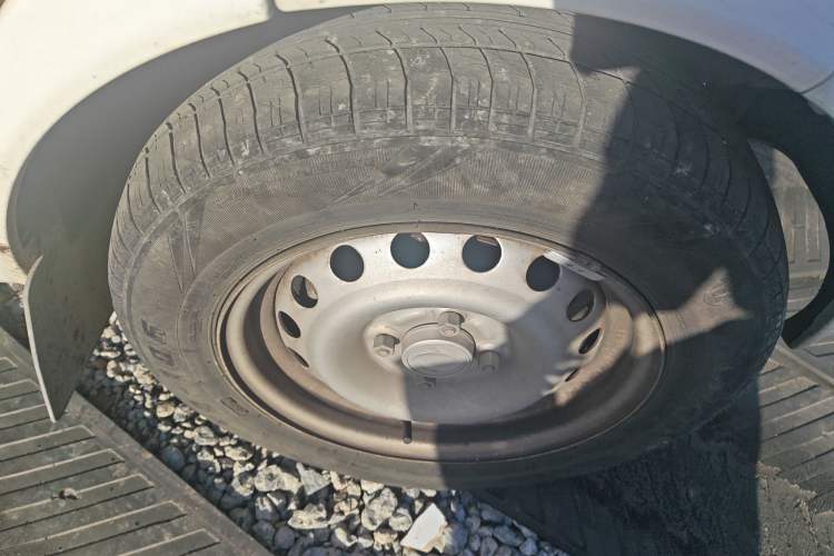 Used Dongfeng Xiaokang K07S 2019 1.2L Practical Version China VI Standard DK12 Right Front Wheel Hub