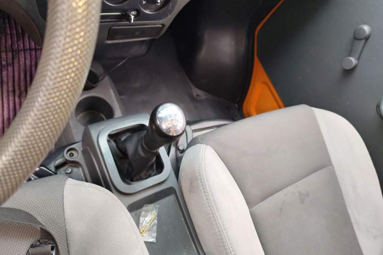 Used Dongfeng Xiaokang K07S 2019 1.2L Practical Version China VI Standard DK12 Gear Lever