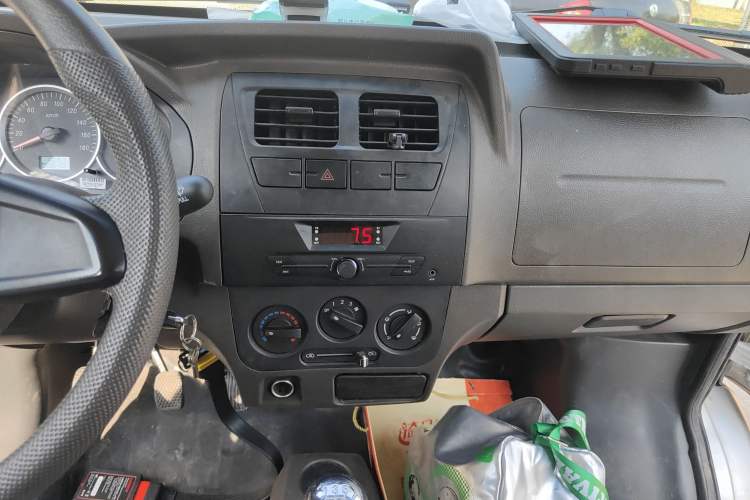 Used Dongfeng Xiaokang K07S 2021 1.2L High-Performance Standard Version DK12 Audio And AC Panel