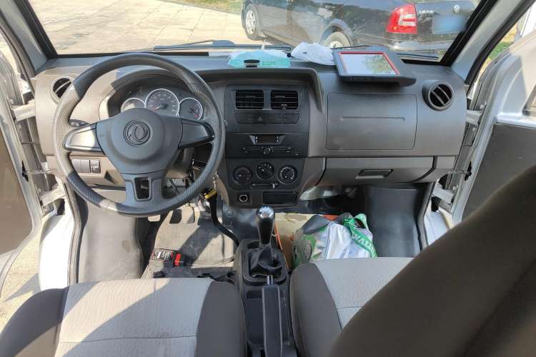Used Dongfeng Xiaokang K07S 2021 1.2L High-Performance Standard Version DK12 Center Console