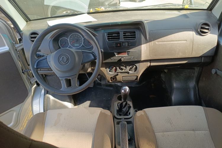 Used Dongfeng Xiaokang K07S 2021 1.2L High-Performance Standard Version DK12 Center Console