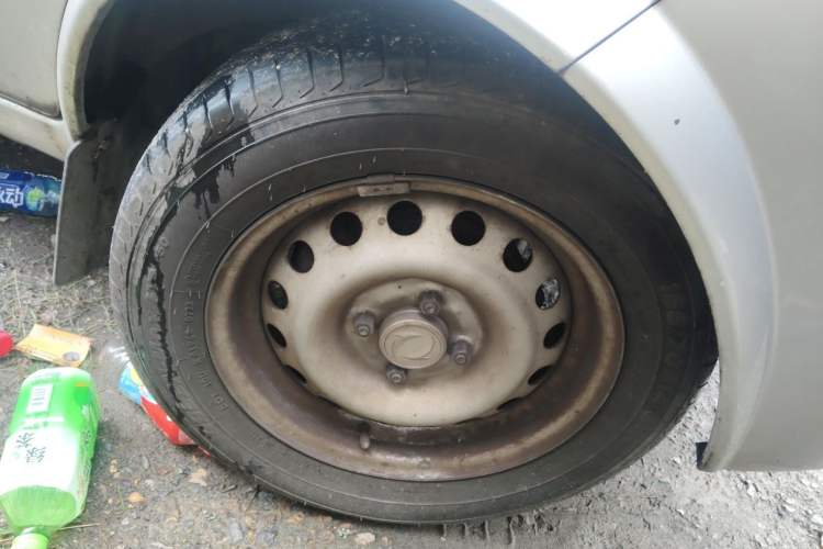 Used Dongfeng Xiaokang K07S  Right Front Wheel Hub