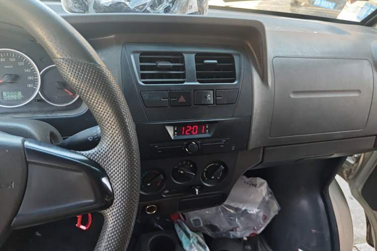 Used Dongfeng Xiaokang K07S 2021 1.2L High-Performance Standard Version DK12 Audio And AC Panel