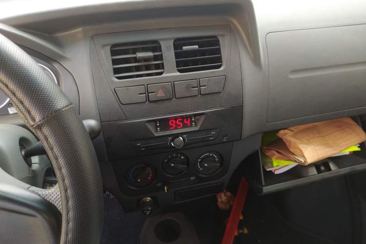Used Dongfeng Xiaokang K07S 2022 1.3L High-Power Base Version Audio And AC Panel