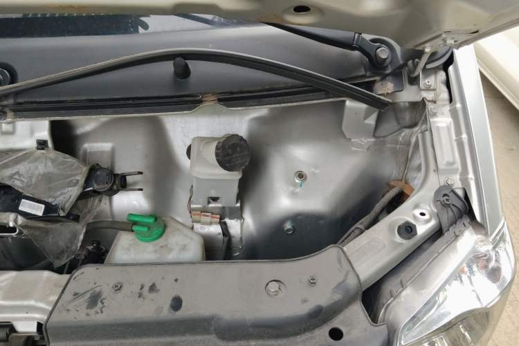 Used Dongfeng Xiaokang K07S 2022 1.3L High-Power Base Version Engine Bay Left