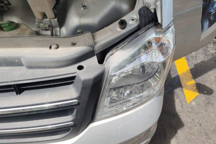 Used Dongfeng Xiaokang K07S 2022 1.3L High-Power Base Version Engine Bay Left