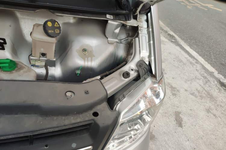 Used Dongfeng Xiaokang K07S 2022 1.3L High-Power Base Version Engine Bay Left