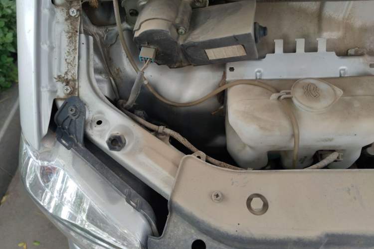 Used Dongfeng Xiaokang K07S 2022 1.3L High-Power Base Version Engine Bay Right