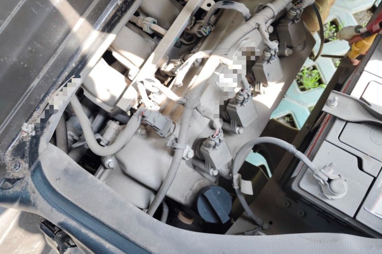 Used Dongfeng Xiaokang K07S 2022 1.3L High-Power Base Version Engine Bay Right