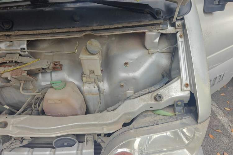 Used Dongfeng Xiaokang K17 2009 1.0L Base Version AF10-06 Engine Bay Left