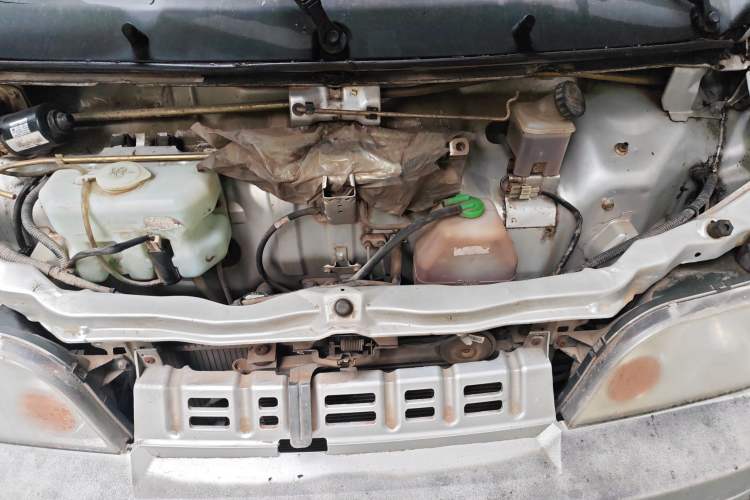 Used Dongfeng Xiaokang K17 2009 1.0L Base Version AF10-06 Engine Bay