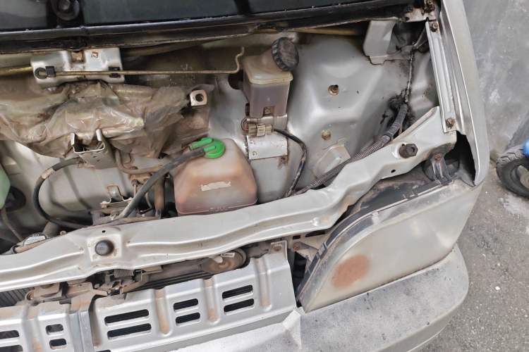 Used Dongfeng Xiaokang K17 2009 1.0L Base Version AF10-06 Engine Bay Left