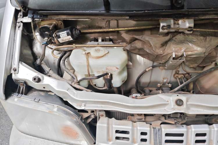 Used Dongfeng Xiaokang K17 2009 1.0L Base Version AF10-06 Engine Bay Right