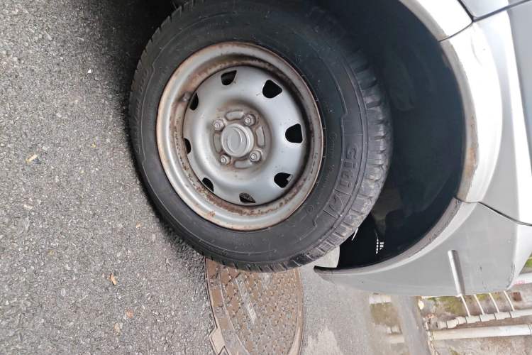 Used Dongfeng Xiaokang K17 2009 1.0L Base Version AF10-06 Right Front Wheel Hub