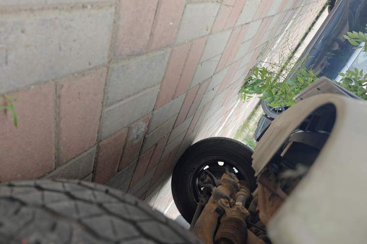 Used Dongfeng Xiaokang K17 2009 1.0L Standard Edition AF10-06 Chassis Front Right