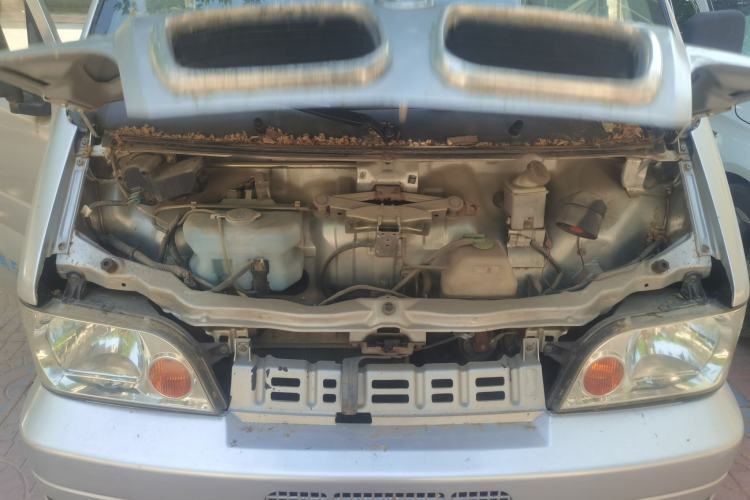 Used Dongfeng Xiaokang K17  Engine Bay