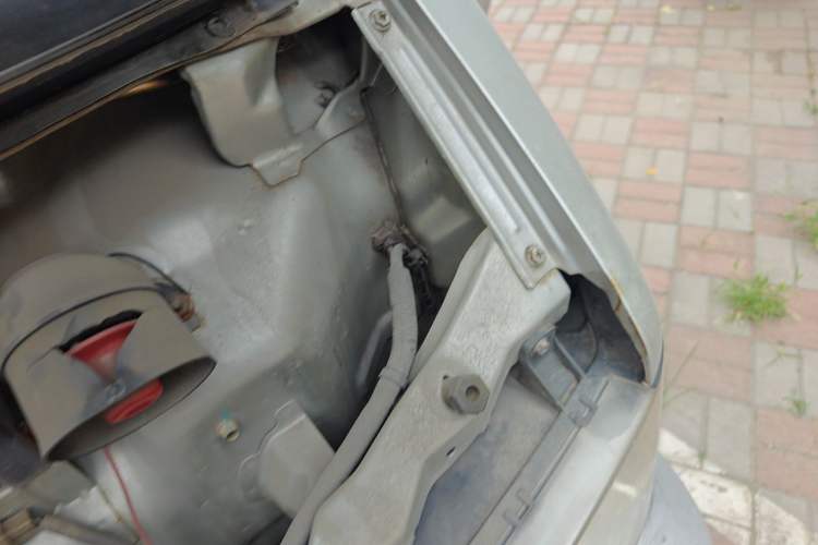Used Dongfeng Xiaokang K17 2009 1.0L Standard Edition AF10-06 Engine Bay Left