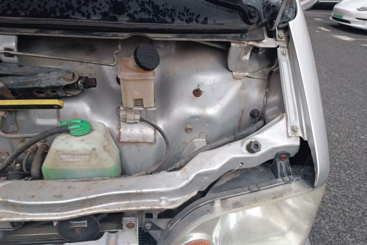 Used Dongfeng Xiaokang K17 2009 1.0L Base Version AF10-06 Engine Bay Left