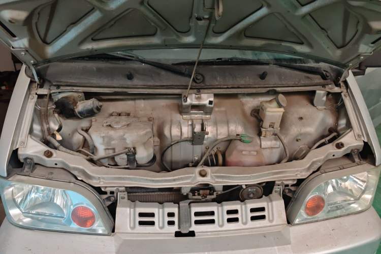 Used Dongfeng Xiaokang K17 2009 1.0L Base Version AF10-06 Engine Bay