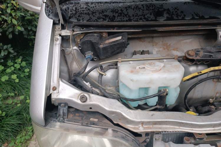 Used Dongfeng Xiaokang K17 2009 1.0L Base Version AF10-06 Engine Bay Right