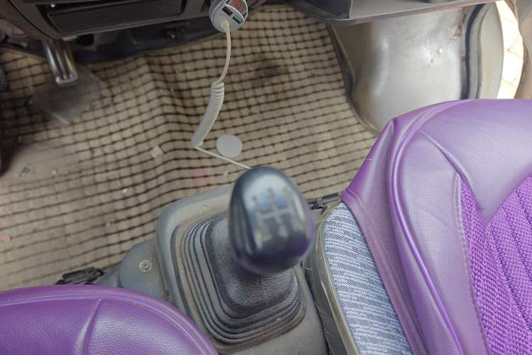 Used Dongfeng Xiaokang K17 2009 1.0L Standard Edition AF10-06 Gear Lever