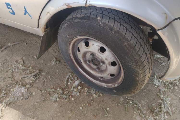 Used Dongfeng Xiaokang K17 2009 1.0L Base Version AF10-06 Right Front Wheel Hub