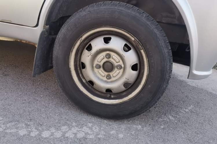 Used Dongfeng Xiaokang K17 2009 1.0L Base Version AF10-06 Right Front Wheel Hub
