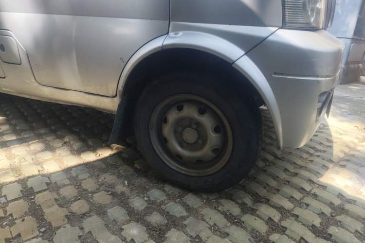 Used Dongfeng Xiaokang K17 2009 1.0L Base Version AF10-06 Right Front Wheel Hub