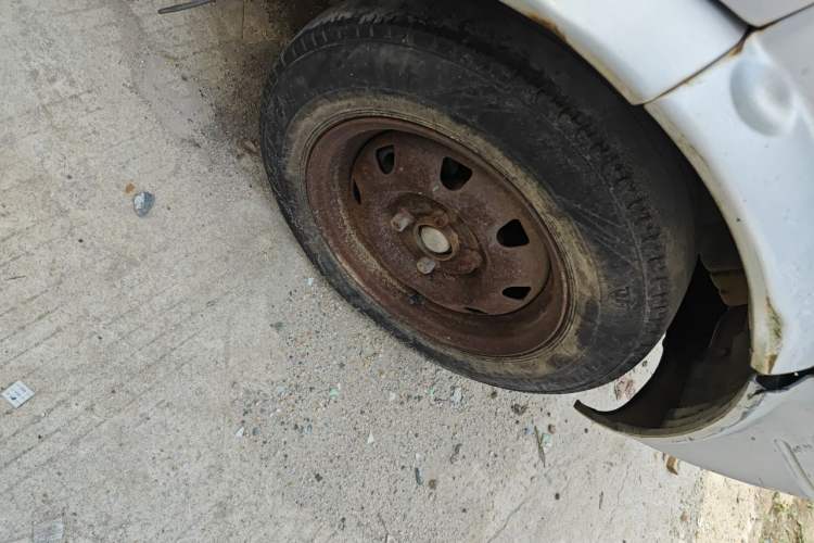 Used Dongfeng Xiaokang K17 2009 1.0L Base Version AF10-06 Right Front Wheel Hub
