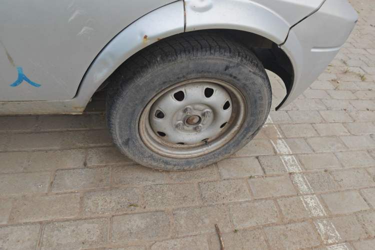 Used Dongfeng Xiaokang K17 2009 1.0L Base Version AF10-06 Right Front Wheel Hub