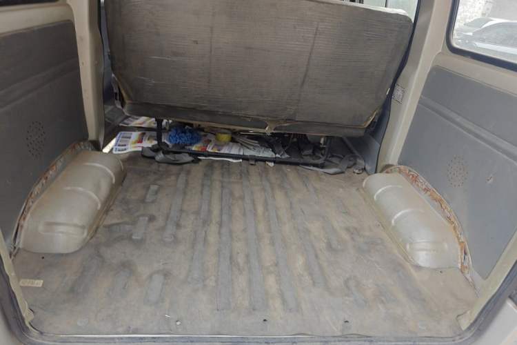 Used Dongfeng Xiaokang K17 2009 1.0L Standard Edition AF10-06 Trunk