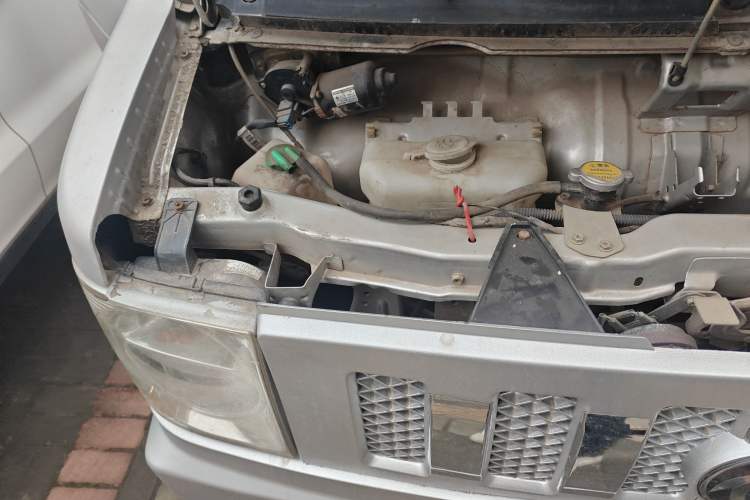 Used Dongfeng Xiaokang V07S 2011 1.0L Base Version AF10-12 Engine Bay Right