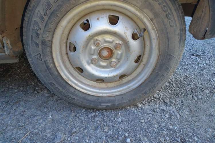 Used Dongfeng Xiaokang V07S 2011 1.0L Base Version AF10-06 Right Front Wheel Hub