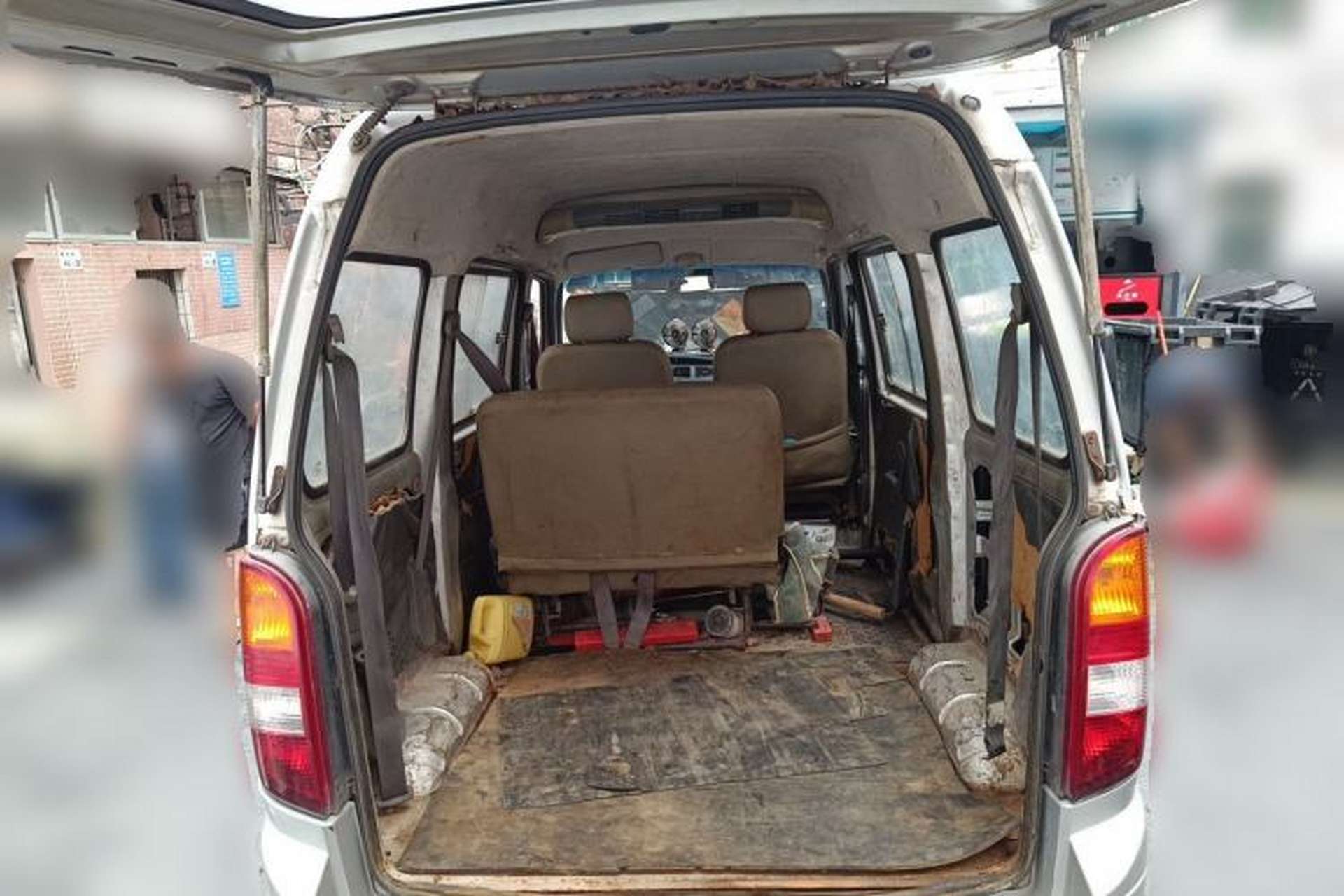 Used Dongfeng Xiaokang V07S 2011 1.0L Base Version AF10-06 Trunk