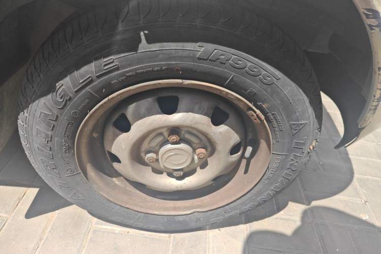 Used Dongfeng Xiaokang V07S 2011 1.0L Base Version AF10-06 Right Front Wheel Hub